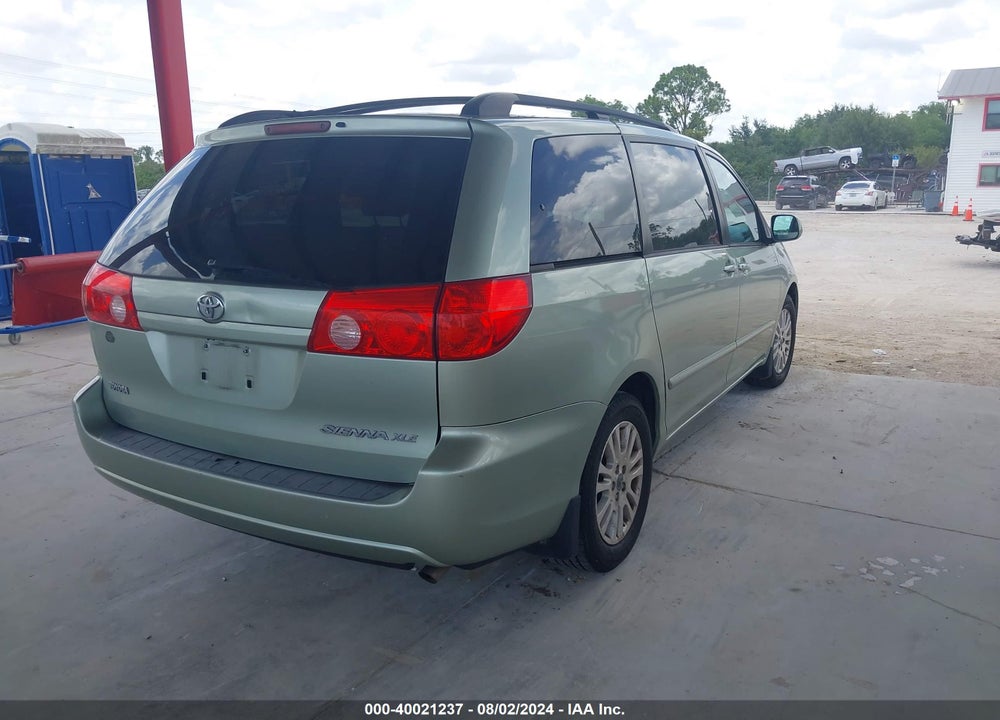 2010 TOYOTA SIENNA XLE VIN: 5TDYK4CC6AS309464