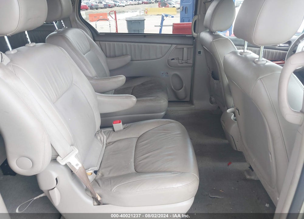 2010 TOYOTA SIENNA XLE VIN: 5TDYK4CC6AS309464