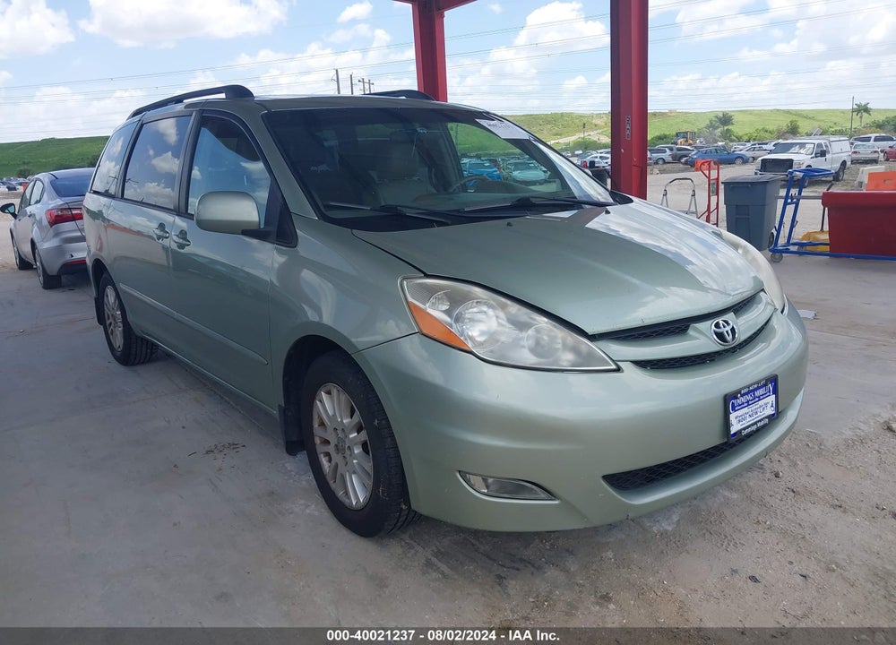2010 TOYOTA SIENNA XLE VIN: 5TDYK4CC6AS309464