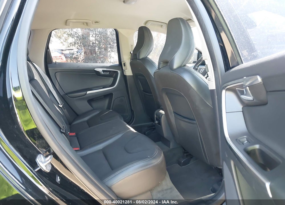 2016 VOLVO XC60 T5 DRIVE-E VIN: YV440MDJ3G2916887