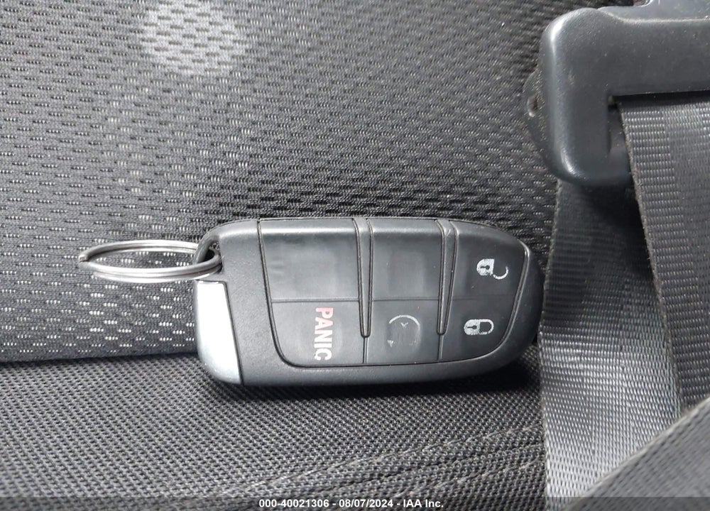 2016 JEEP RENEGADE LATITUDE VIN: ZACCJBBT8GPD27215