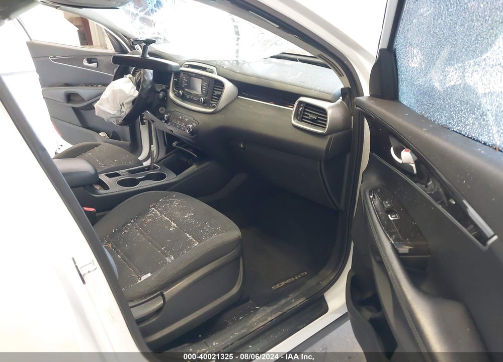 2016 KIA SORENTO 3.3L LX VIN: 5XYPG4A51GG042225