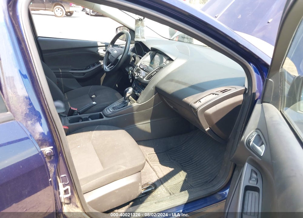 2017 FORD FOCUS SEL VIN: 1FADP3M24HL220008