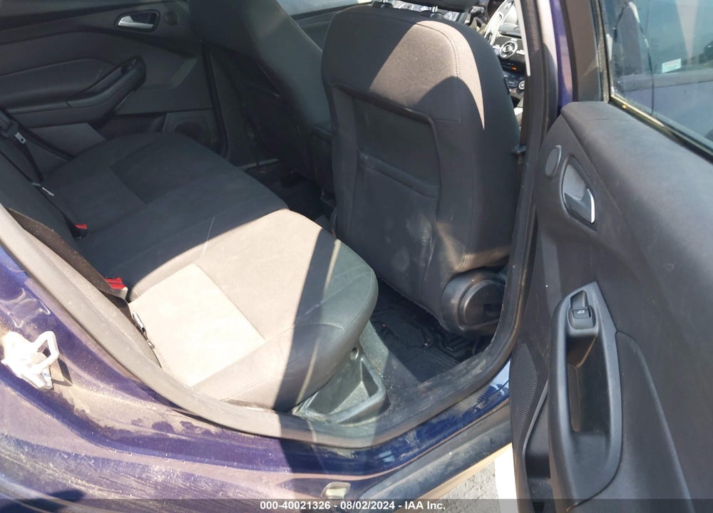 2017 FORD FOCUS SEL VIN: 1FADP3M24HL220008