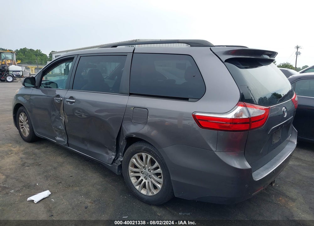 2015 TOYOTA SIENNA XLE 8 PASSENGER VIN: 5TDYK3DC0FS644431