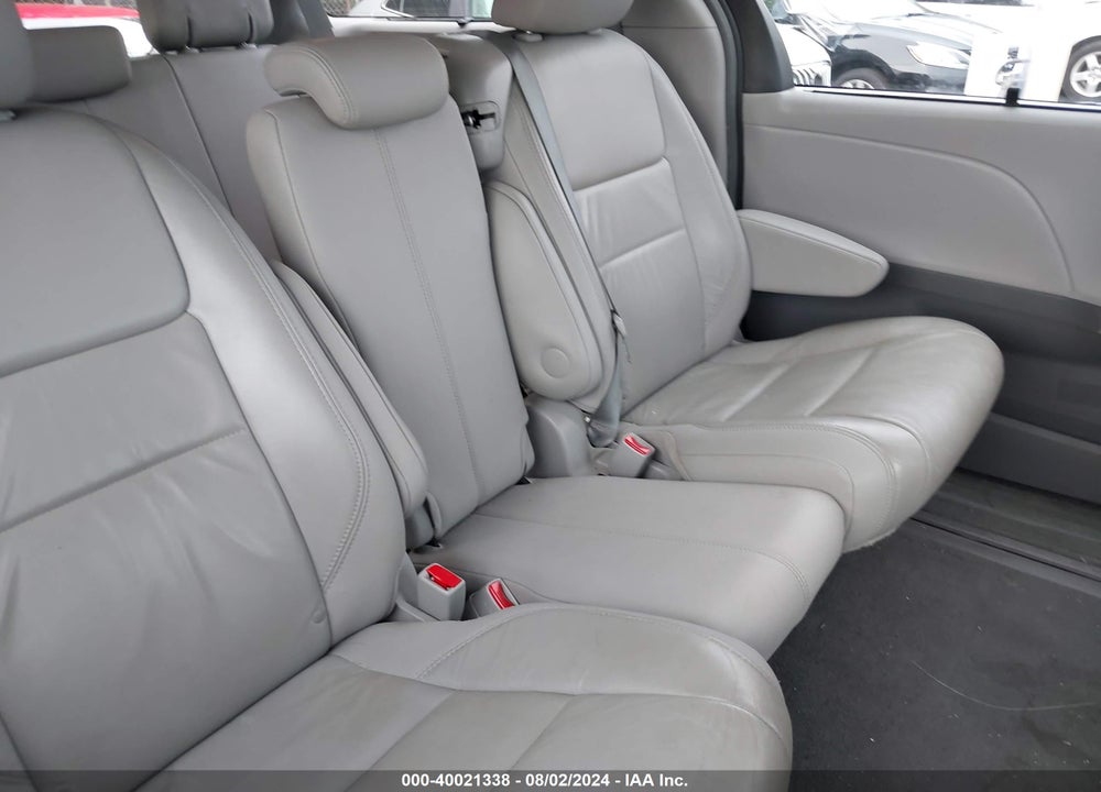 2015 TOYOTA SIENNA XLE 8 PASSENGER VIN: 5TDYK3DC0FS644431