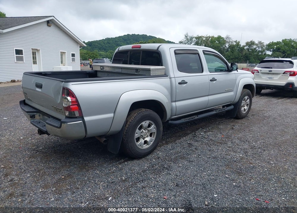 2011 TOYOTA TACOMA PRERUNNER V6 VIN: 3TMJU4GN2BM110811