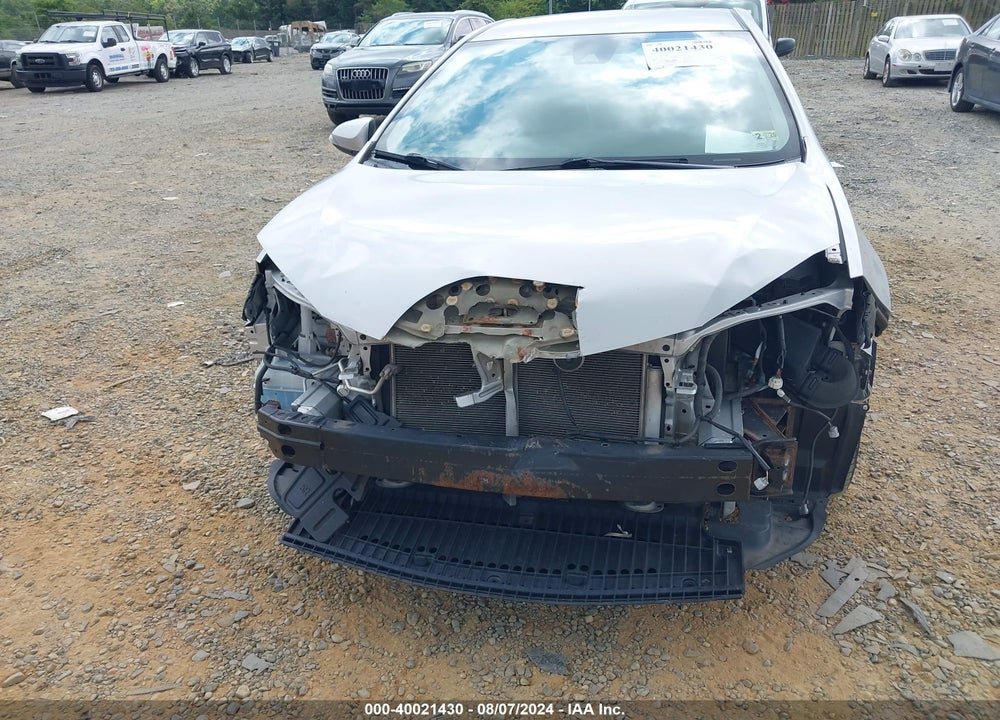 2018 TOYOTA COROLLA SE VIN: 2T1BURHE5JC001816