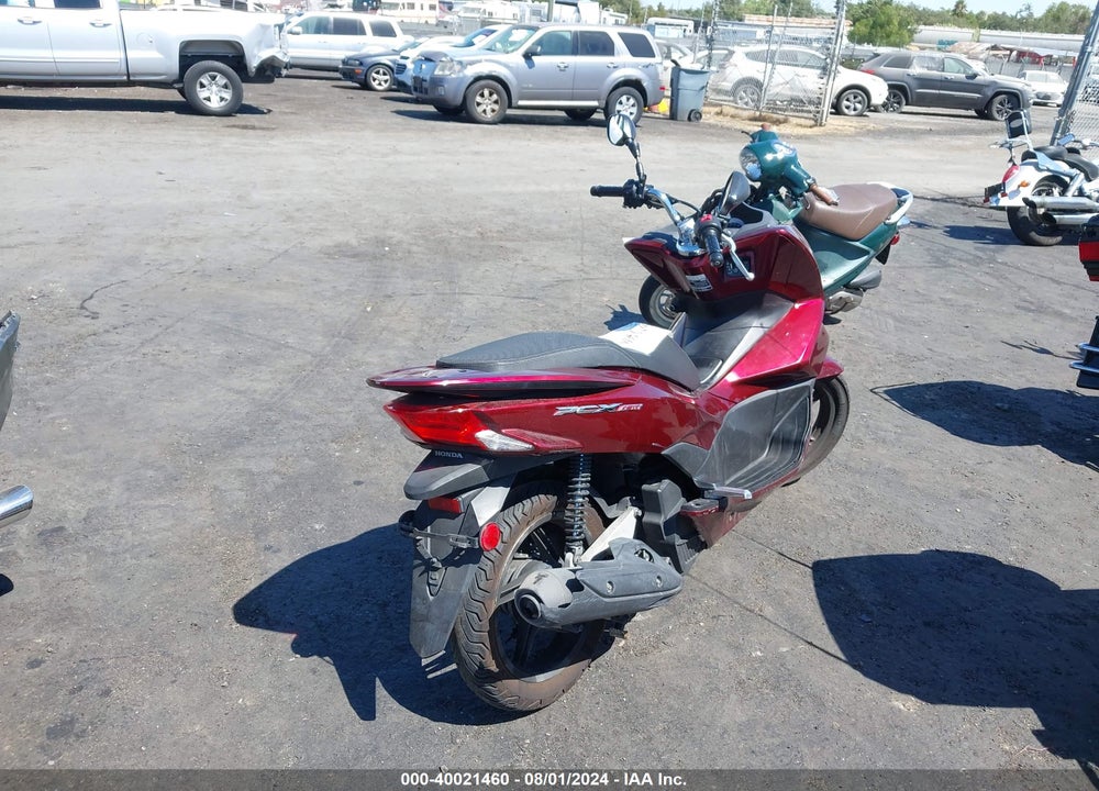 2016 HONDA PCX 150 VIN: RLHKF1805GY100205