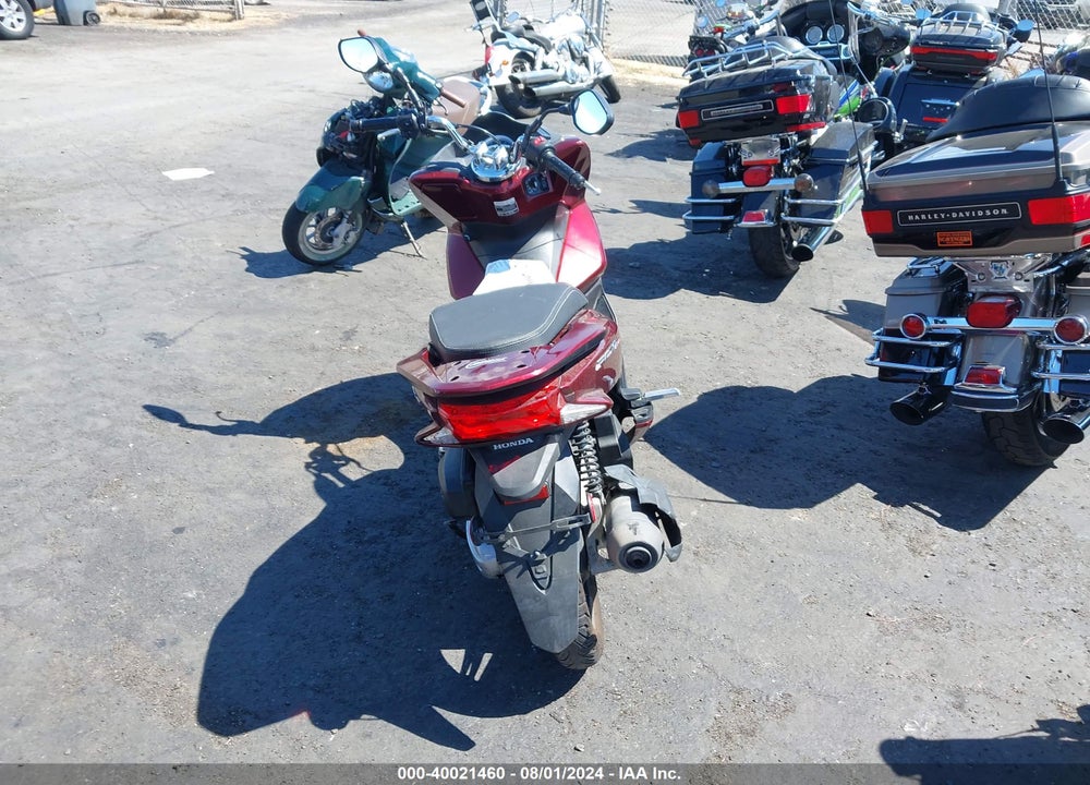 2016 HONDA PCX 150 VIN: RLHKF1805GY100205