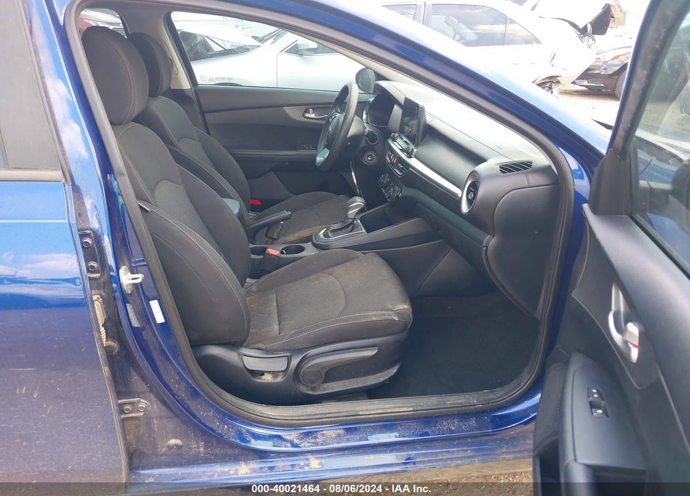 2019 KIA FORTE LXS VIN: 3KPF24AD2KE125301