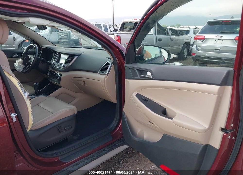 2017 HYUNDAI TUCSON SE PLUS VIN: KM8J3CA43HU529912