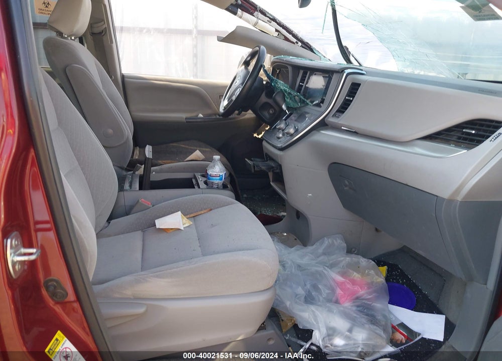 2015 TOYOTA SIENNA LE 8 PASSENGER VIN: 5TDKK3DC8FS583996