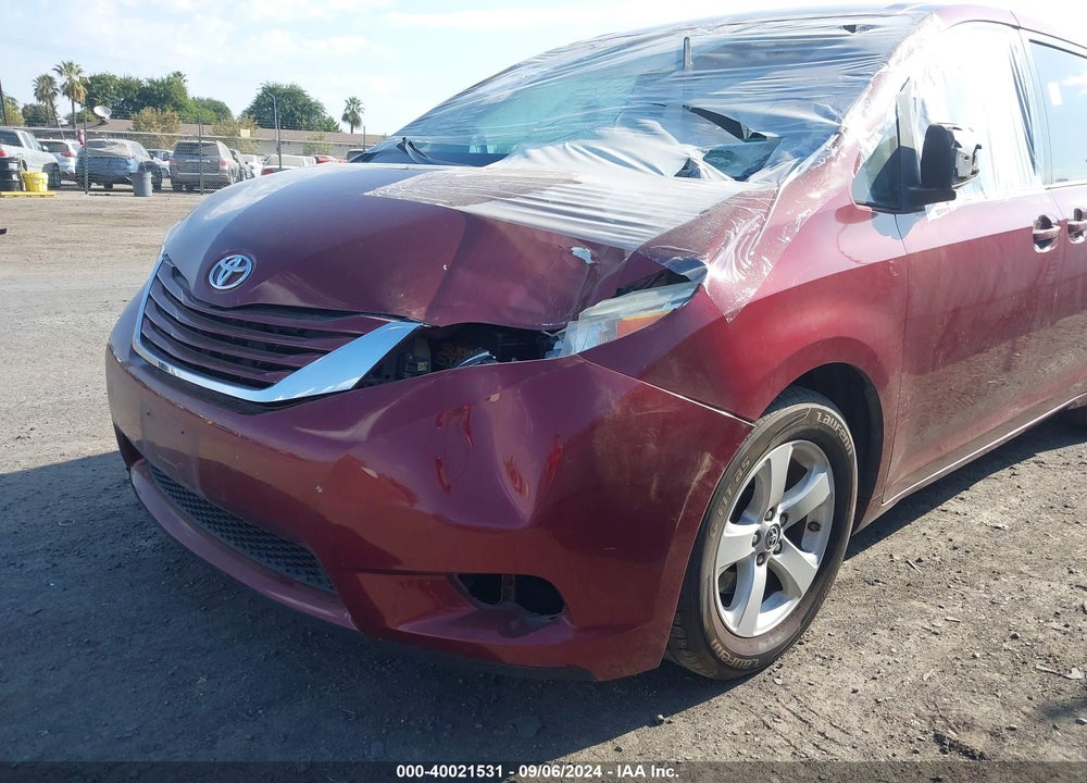 2015 TOYOTA SIENNA LE 8 PASSENGER VIN: 5TDKK3DC8FS583996