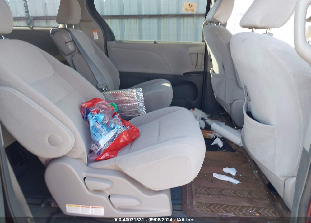 2015 TOYOTA SIENNA LE 8 PASSENGER VIN: 5TDKK3DC8FS583996