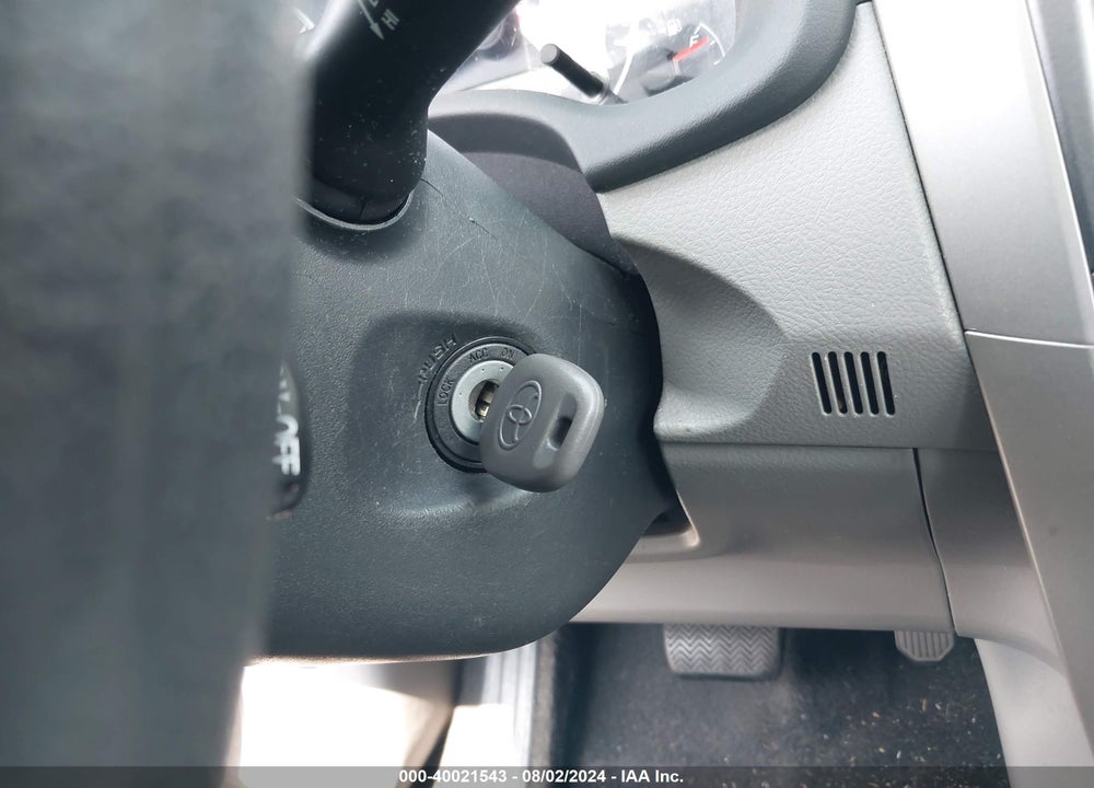 2013 TOYOTA COROLLA LE VIN: 2T1BU4EE5DC104438