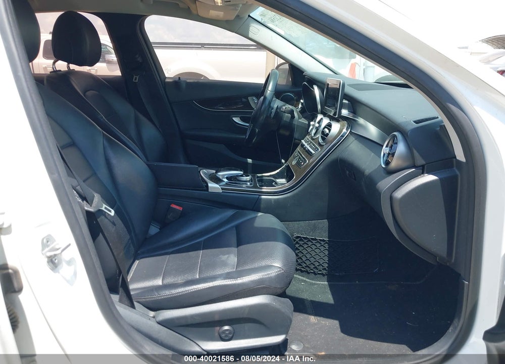 2015 MERCEDES-BENZ C 300 LUXURY/SPORT VIN: 55SWF4JB1FU072608