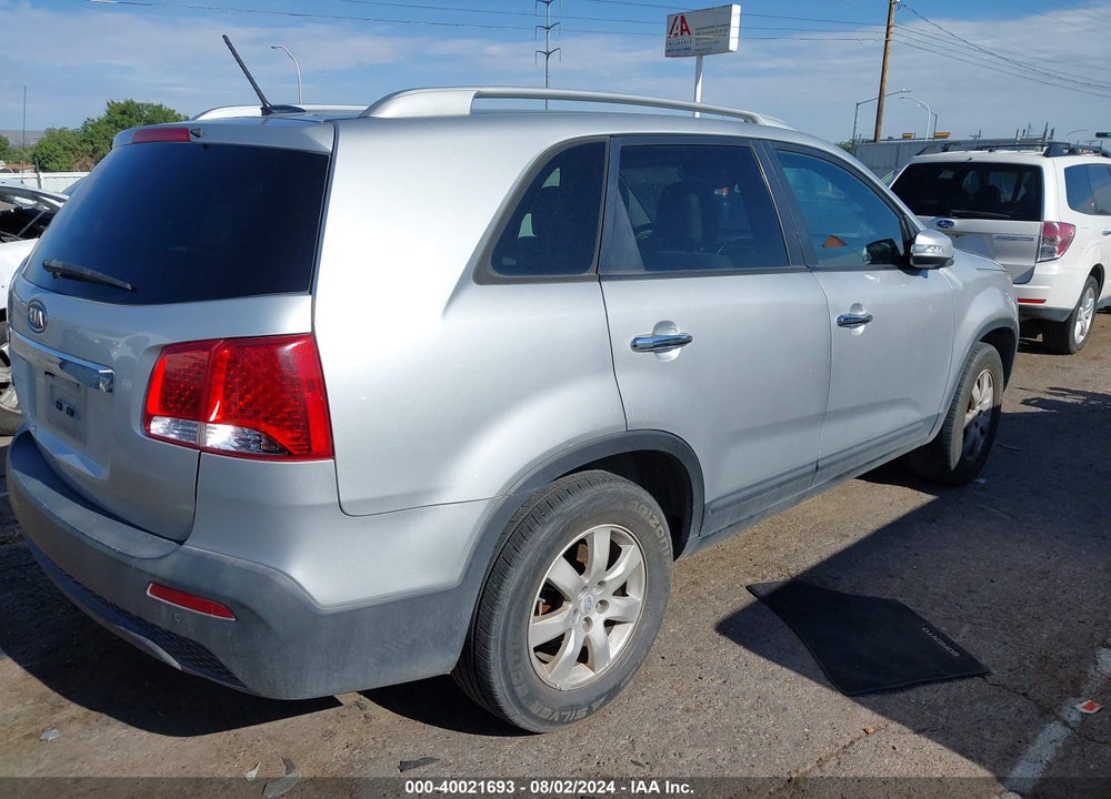 2011 KIA SORENTO LX VIN: 5XYKT4A18BG158839