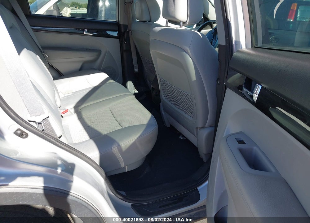 2011 KIA SORENTO LX VIN: 5XYKT4A18BG158839