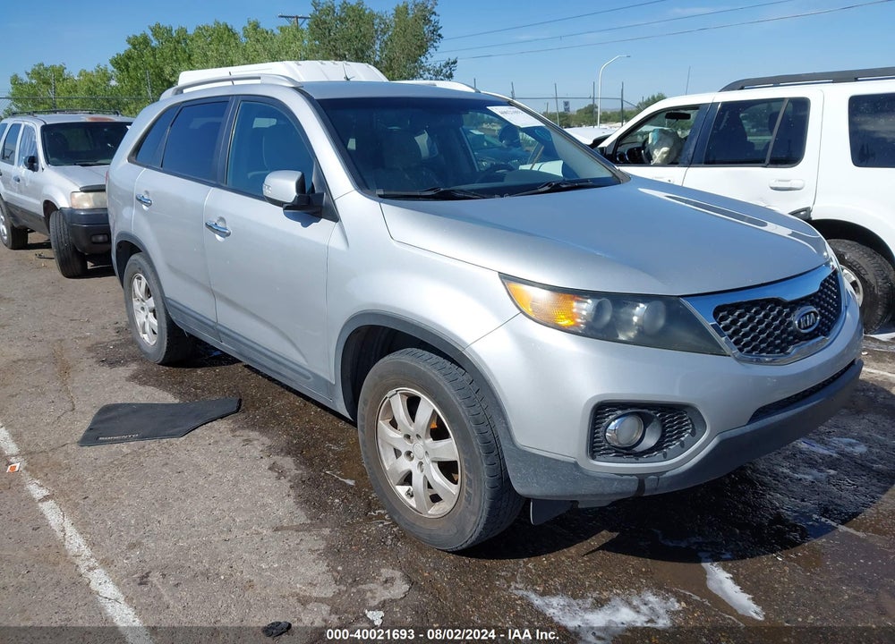 2011 KIA SORENTO LX VIN: 5XYKT4A18BG158839