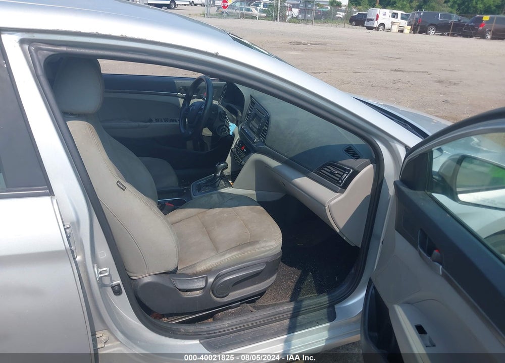 2017 HYUNDAI ELANTRA SE VIN: 5NPD74LF0HH069113
