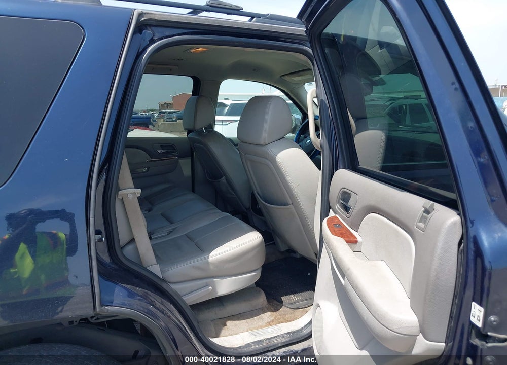 2008 CHEVROLET TAHOE LT VIN: 1GNFK130X8R240483