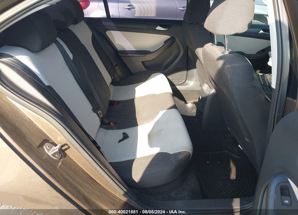 2015 VOLKSWAGEN JETTA VIN: 3VW1K7AJ7FM249641