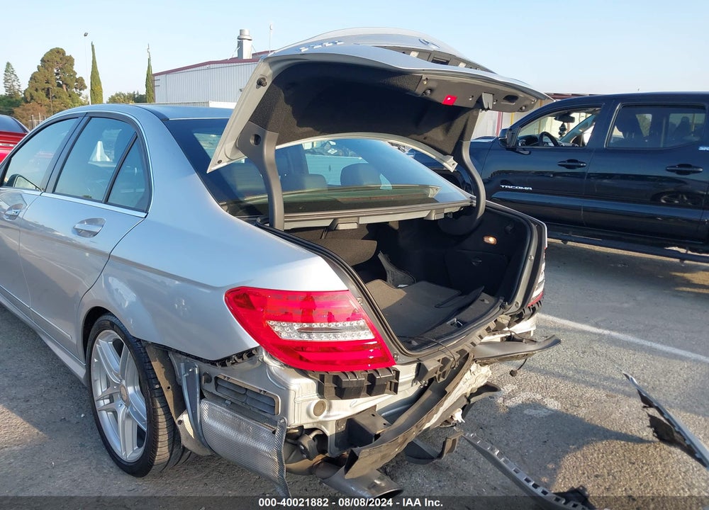2013 MERCEDES-BENZ C 250 LUXURY/SPORT VIN: WDDGF4HB3DA788353
