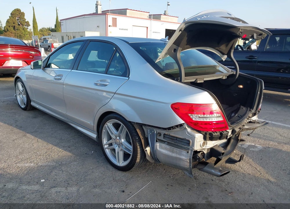 2013 MERCEDES-BENZ C 250 LUXURY/SPORT VIN: WDDGF4HB3DA788353