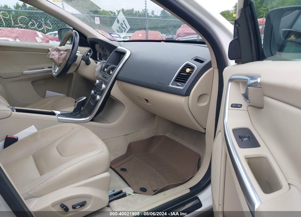 2015 VOLVO XC60 VIN: YV440MDK1F2741174