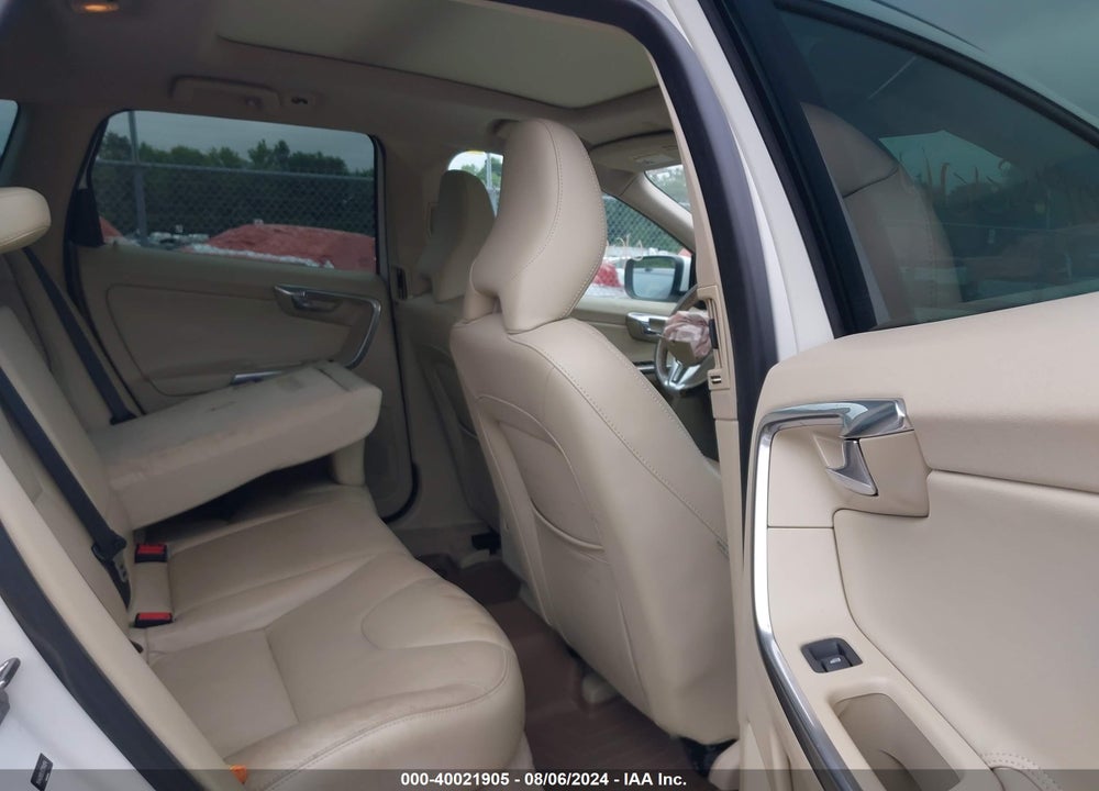 2015 VOLVO XC60 VIN: YV440MDK1F2741174