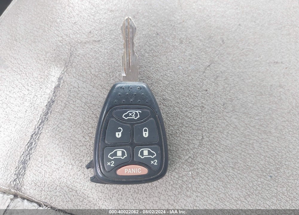 2005 CHRYSLER TOWN & COUNTRY LIMITED VIN: 2C4GP64LX5R470633