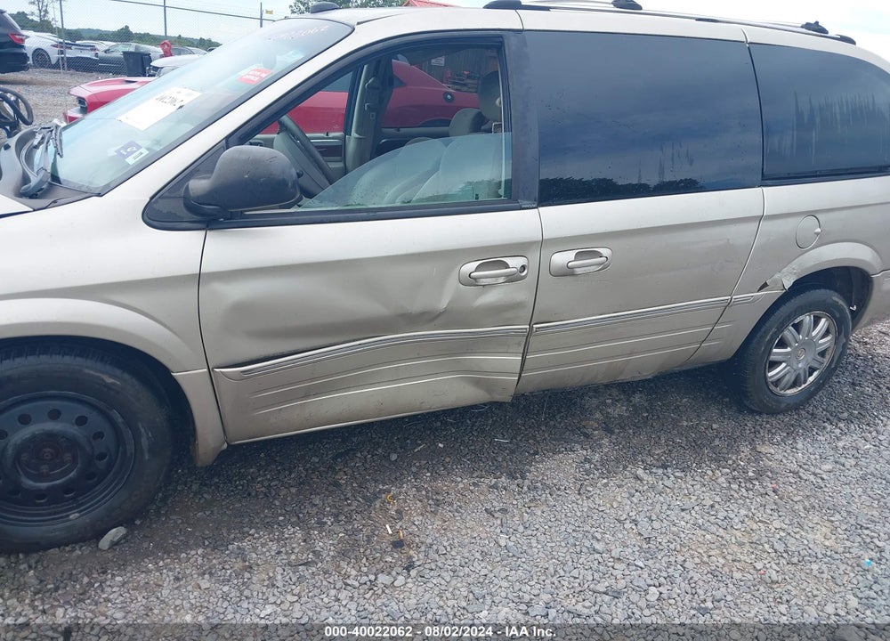 2005 CHRYSLER TOWN & COUNTRY LIMITED VIN: 2C4GP64LX5R470633