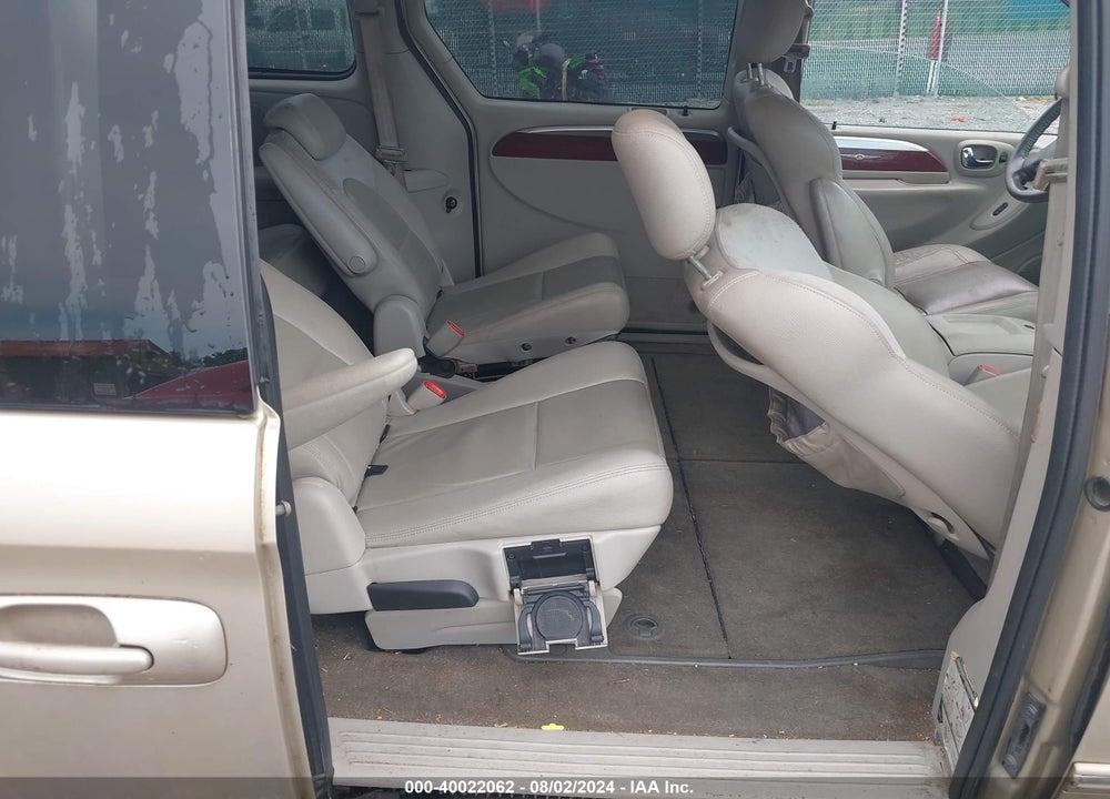 2005 CHRYSLER TOWN & COUNTRY LIMITED VIN: 2C4GP64LX5R470633