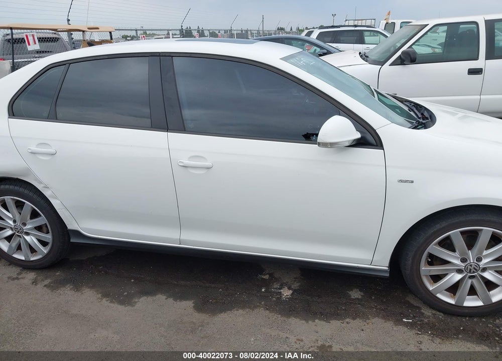 2010 VOLKSWAGEN JETTA WOLFSBURG EDITION VIN: 3VWRA7AJ1AM045724