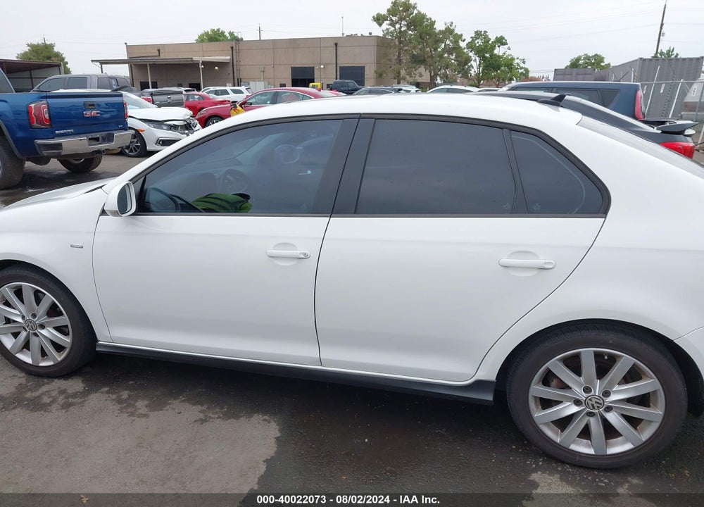 2010 VOLKSWAGEN JETTA WOLFSBURG EDITION VIN: 3VWRA7AJ1AM045724