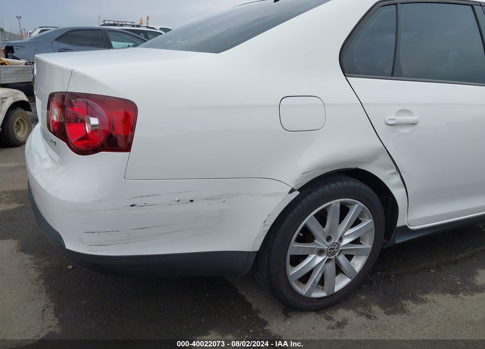 2010 VOLKSWAGEN JETTA WOLFSBURG EDITION VIN: 3VWRA7AJ1AM045724