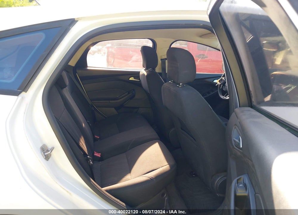 2016 FORD FOCUS SE VIN: 1FADP3K26GL245476