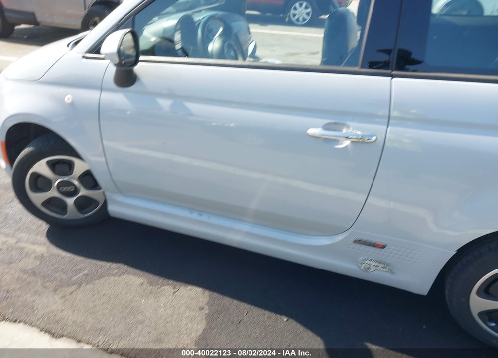 2017 FIAT 500E BATTERY ELECTRIC VIN: 3C3CFFGE6HT563251