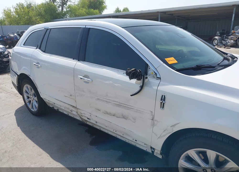 2013 LINCOLN MKT VIN: 2LMHJ5FK2DBL51888