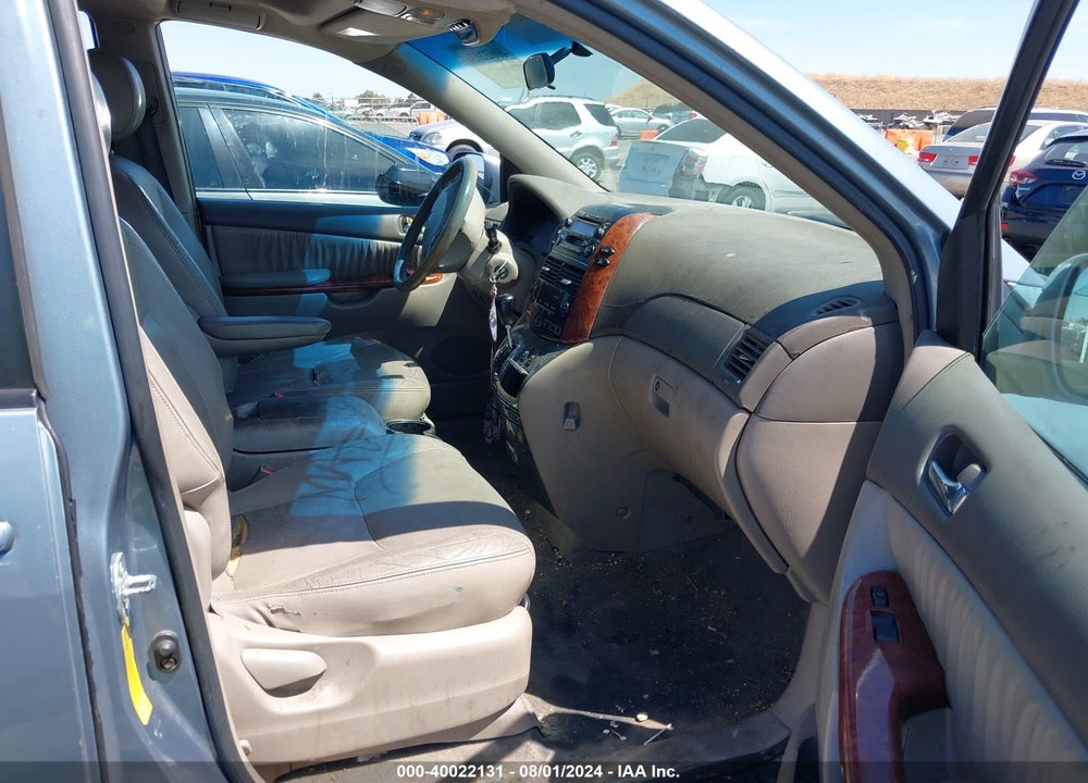2004 TOYOTA SIENNA XLE VIN: 5TDZA22C84S033659