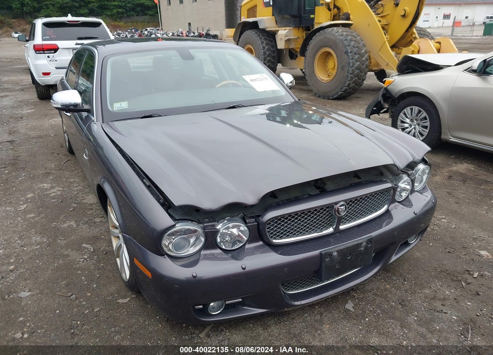 2008 JAGUAR XJ VANDEN PLAS VIN: SAJWA82BX8SH27543