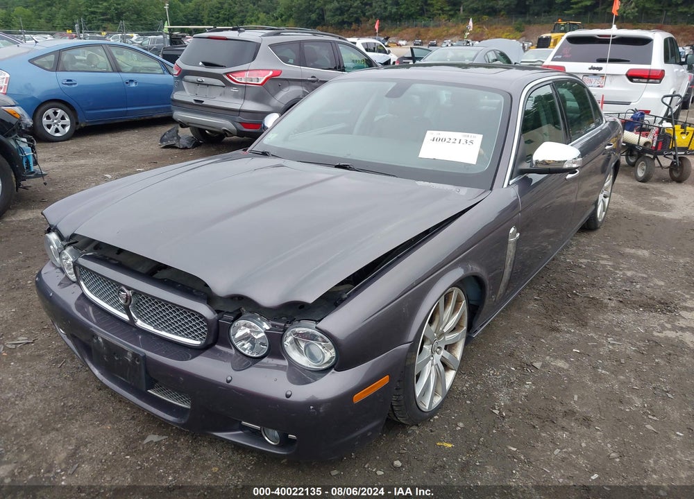 2008 JAGUAR XJ VANDEN PLAS VIN: SAJWA82BX8SH27543