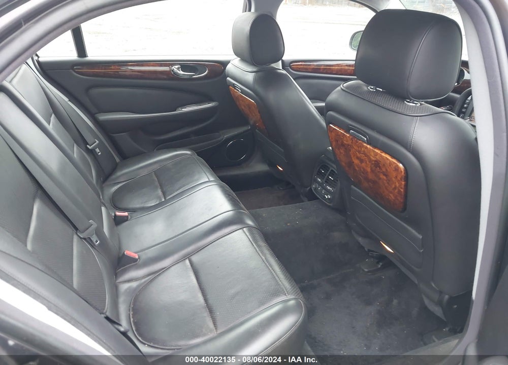 2008 JAGUAR XJ VANDEN PLAS VIN: SAJWA82BX8SH27543