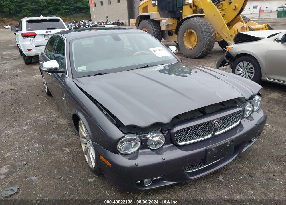 2008 JAGUAR XJ VANDEN PLAS VIN: SAJWA82BX8SH27543