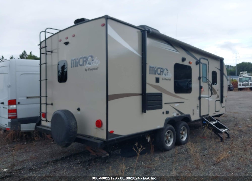 2019 FLAGSTAFF MICRO TRAVEL TRAILER VIN: 4X4TFLY27KD425854