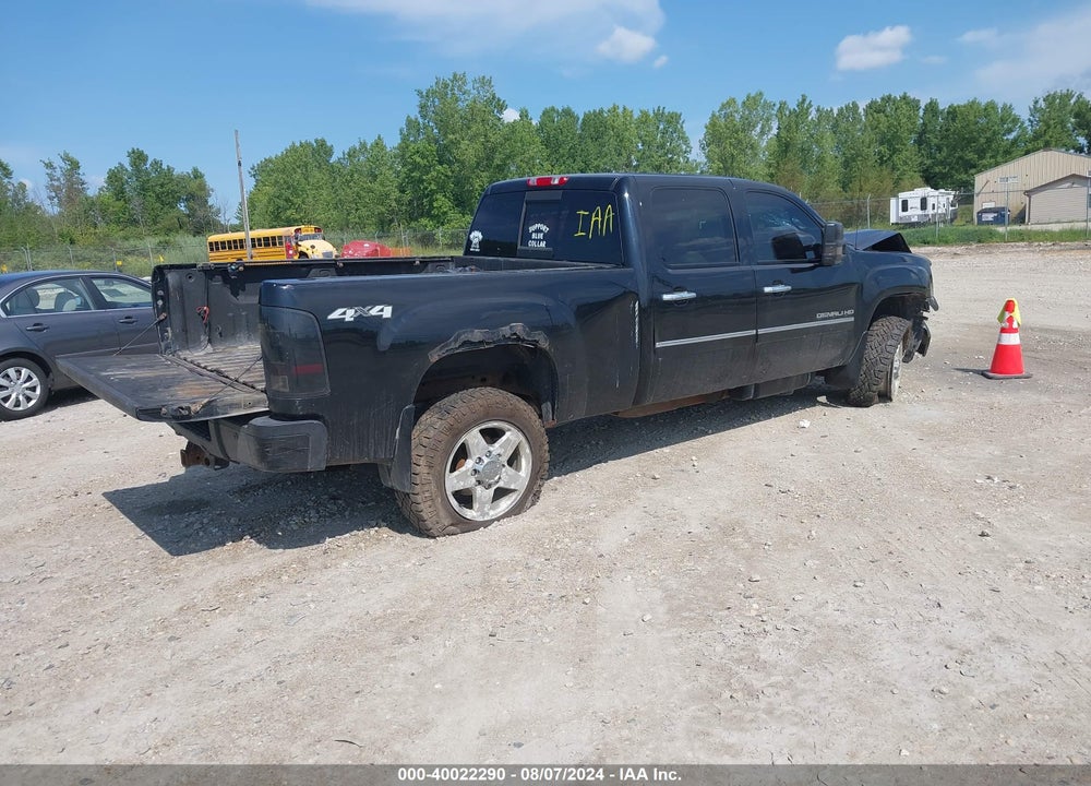 2012 GMC SIERRA 2500HD DENALI VIN: 1GT125E89CF232429