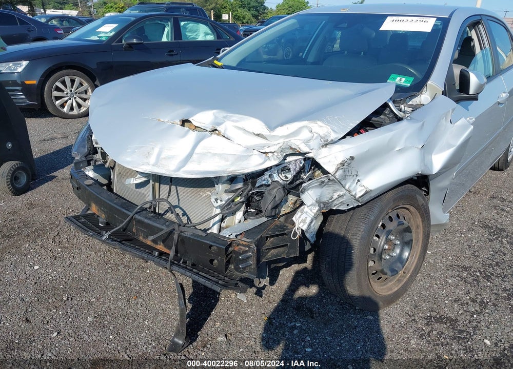 2018 TOYOTA COROLLA LE VIN: 2T1BURHE9JC051151