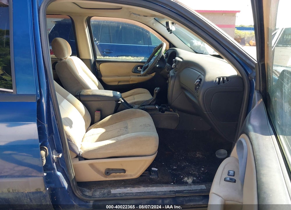 2005 CHEVROLET TRAILBLAZER VIN: 1GNDT13S052157462