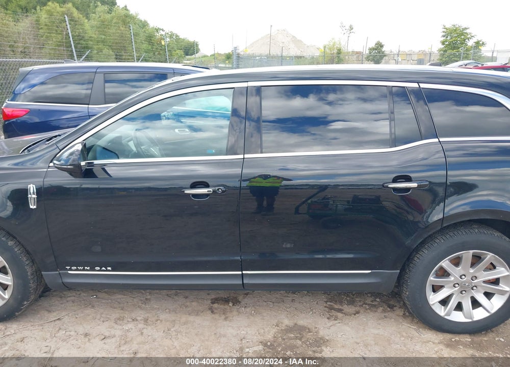 2017 LINCOLN MKT LIVERY VIN: 2LMHJ5NK6HBL00417